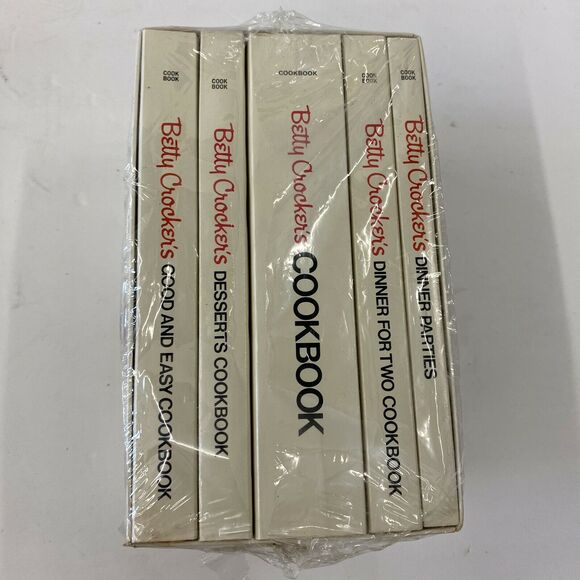 Vtg Cooking with Betty Crocker Box Set Cookbooks - Picture 5 of 6